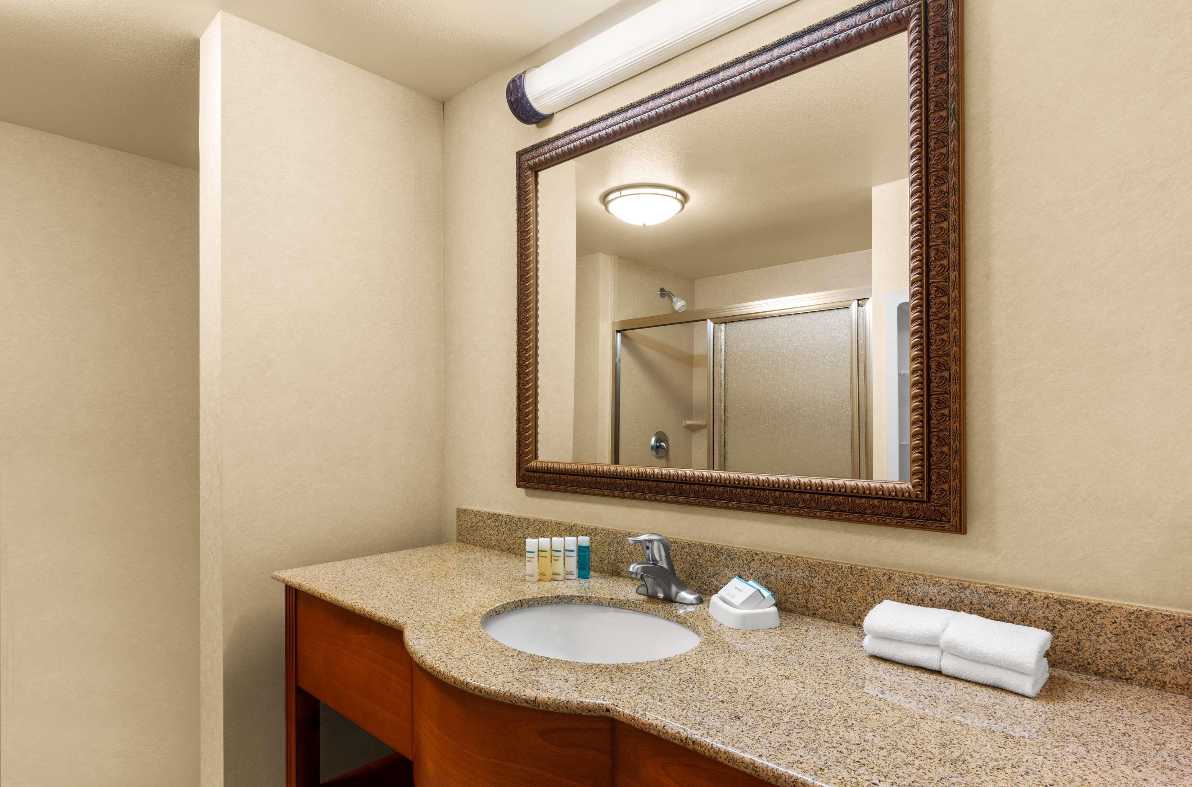 Hampton Inn & Suites Burlington Exterior foto